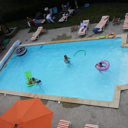 Le Hotel