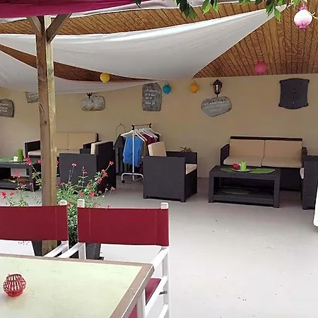Le Hotel