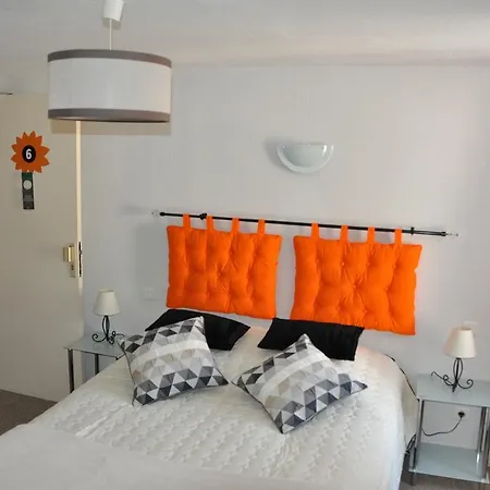 Le Hotel 2*
